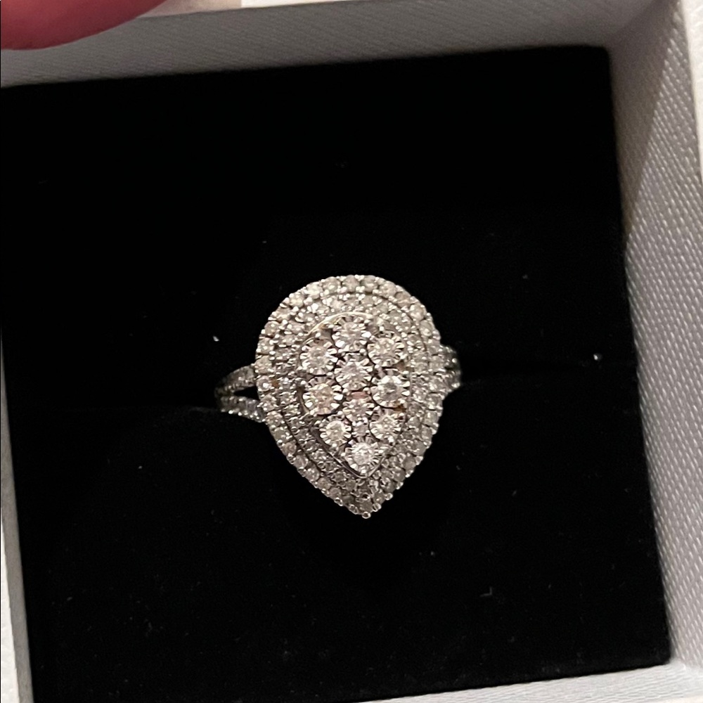 1 carat 10kt white gold engagement ring size 8 - Picture 10 of 12